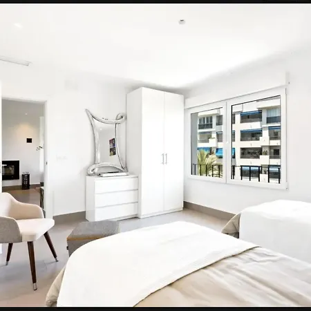 Puerto Banus Luxury Located In Harbor Apartment *